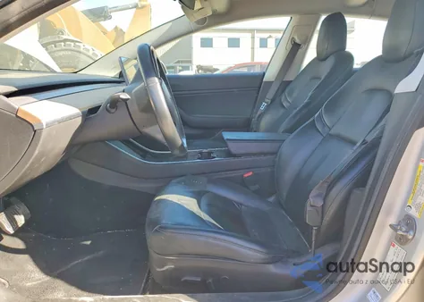 2018 Tesla Model 3 z USA, uszkodzony, nr VIN 5YJ3E1EA1JF012926